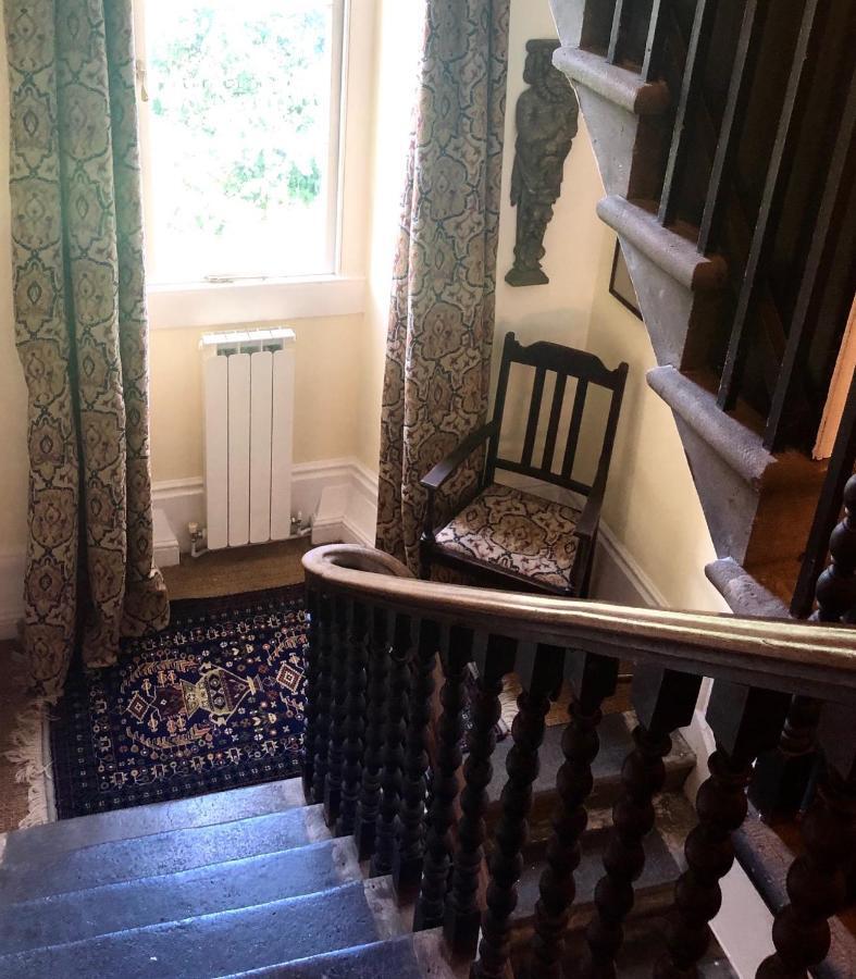 Lauras Townhouse Apartments Dressmakers Salon Bath Exterior foto